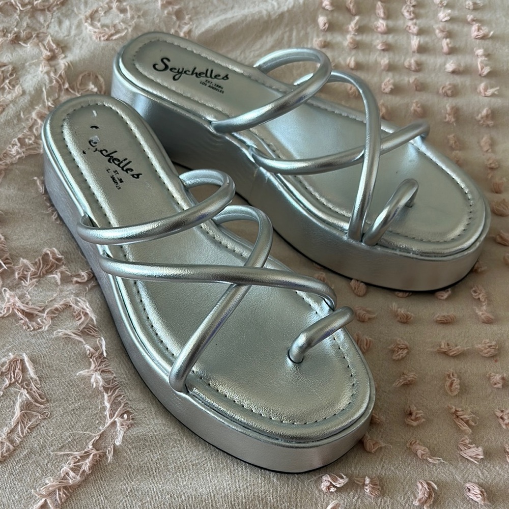 Seychelles Women's Silver Hanna Platform Sandals BNWOT sz 9M